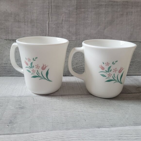 Set Of 2 Vintage Corning USA Milk Glass Mugs With Rosemarie Floral Design - Picture 1 of 4